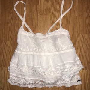 HOLLISTER LACE CROP TANK🌸💕